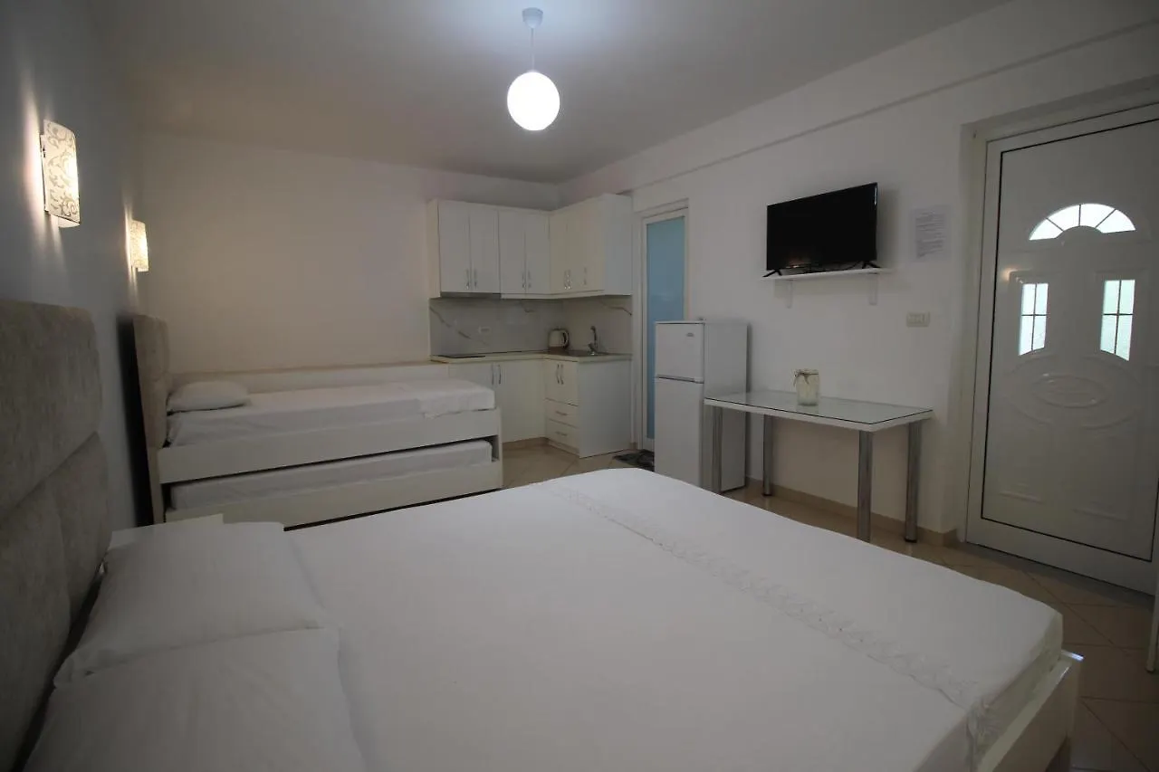 Hotel Villa Ambra Ksamil 3*,